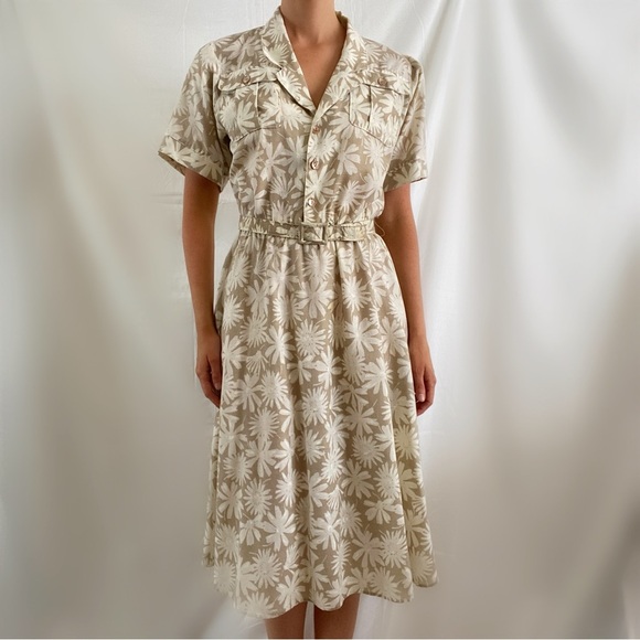 Vintage Dresses & Skirts - Vintage 70s Stuart Alan tan beige floral collared belt dress button up midi